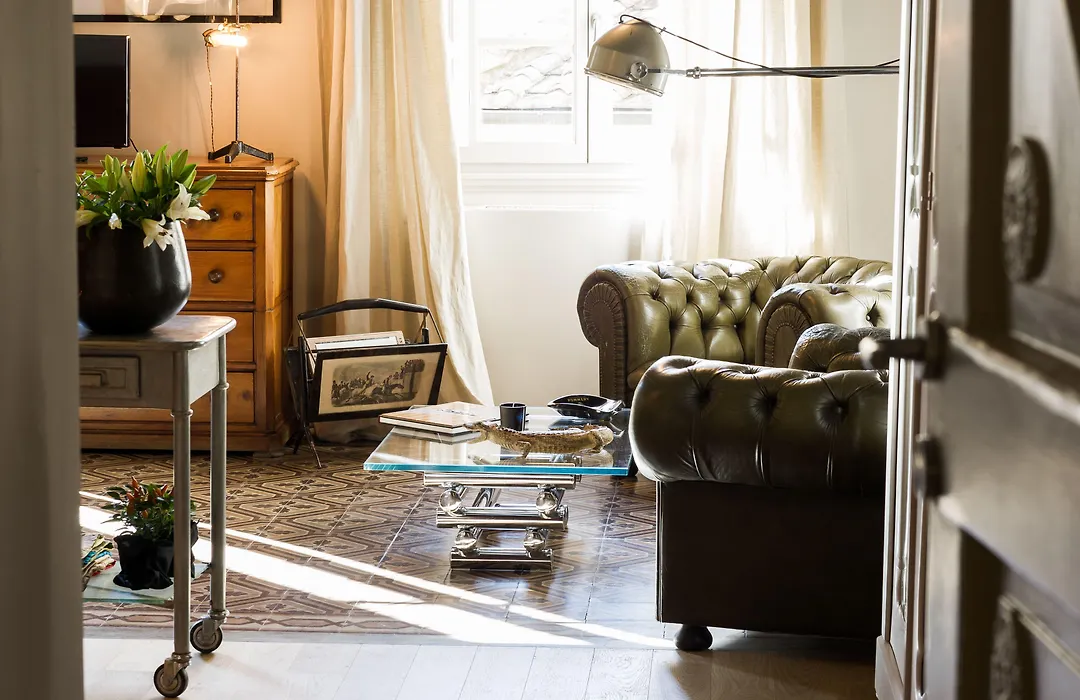 Arnobio Florence Suites-1