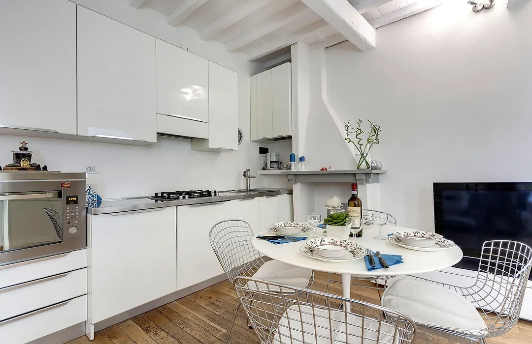 Central Duomo Apartment With Fast Wifi-1