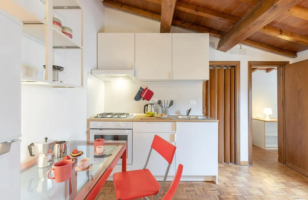 Florence Apartments In Great Location-1