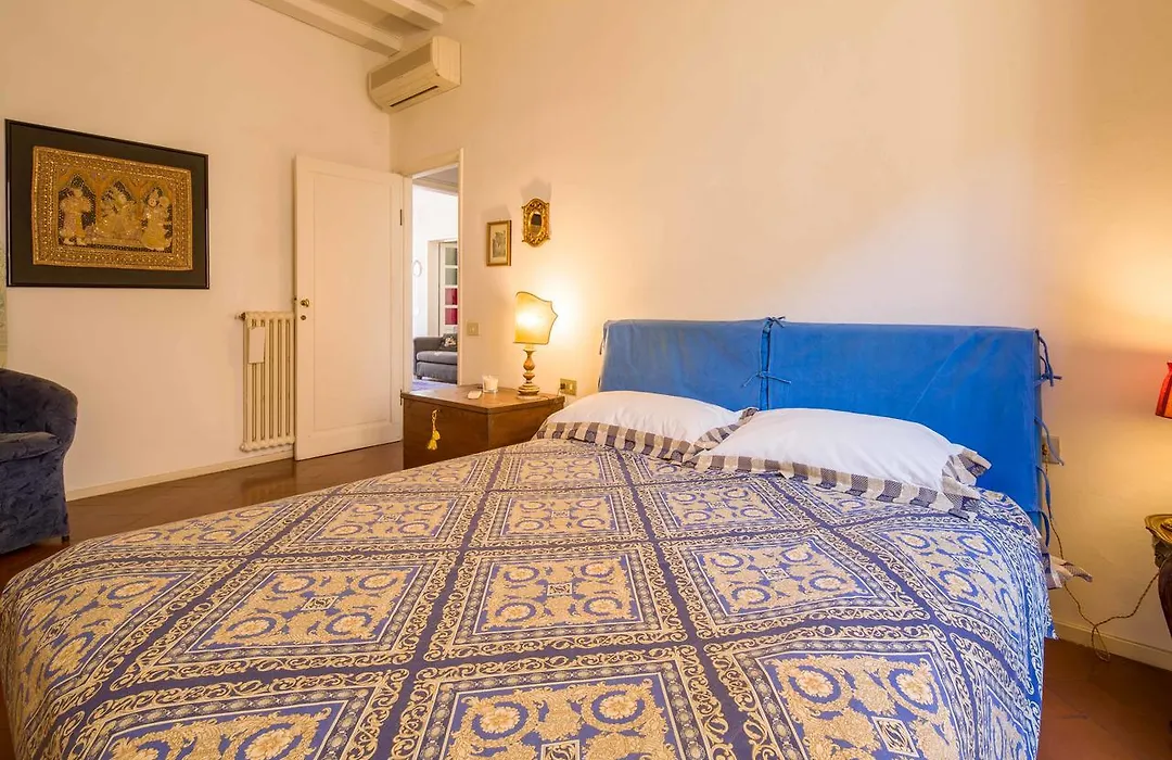 Typical Florentine Apartment-1