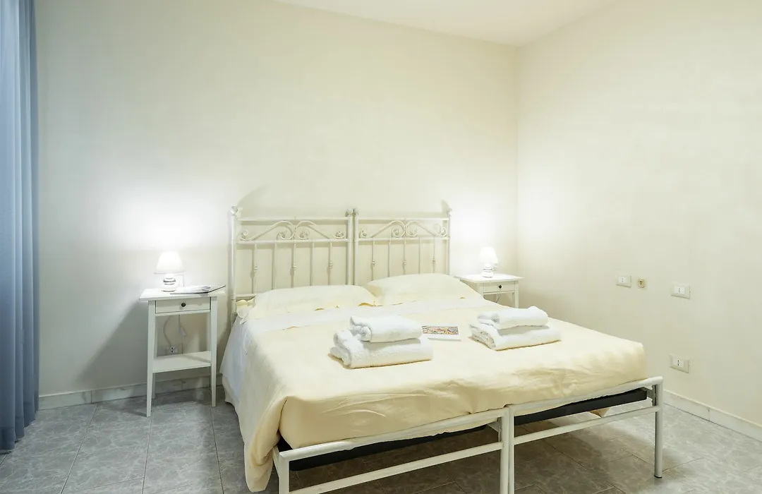 Ognissanti 3 Bedrooms-1