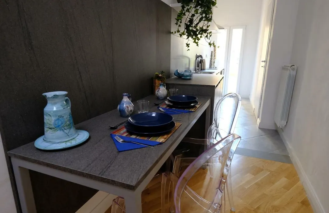 Rodolfo Suite-1