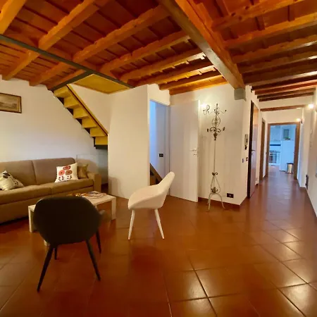 Cozy 4Th And Top Floor Apartment-3