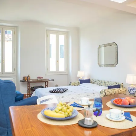Santa Maria Novella Bright Apartment-2