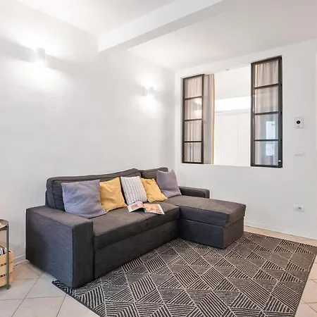 Guesthost - Mercato Centrale Modern Flat-2