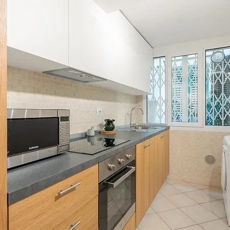 Guesthost - Mercato Centrale Modern Flat-3