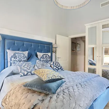Design Apartment In The Heart Of Florence-3