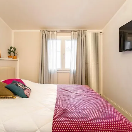 Art Apartment Luxury Sofia Suite-3