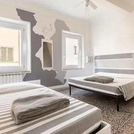 Santa Croce Apt-2