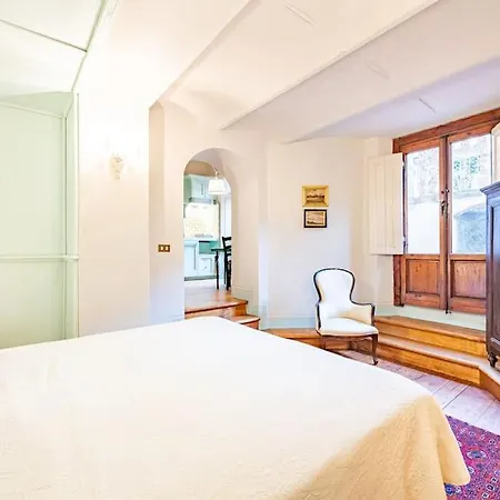 Central And Cosy Pied-A-Terre W/ Free Parking-3