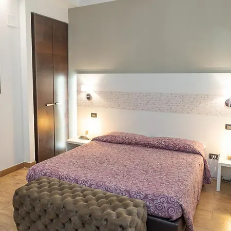 Locanda Dei Poeti Rooms & Apartments-3