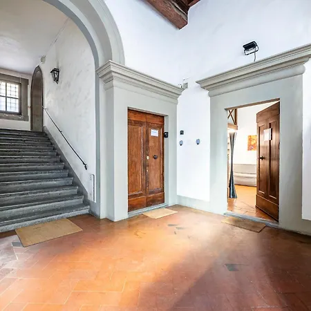 Ground Floor With Patio-Ghibellina 65-2