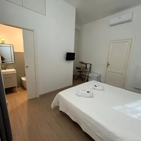 Ensuite Florence Room-3