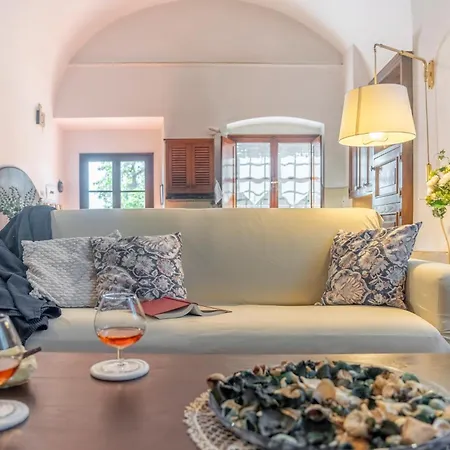 Charming Florentine Hideout-3