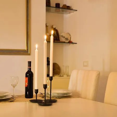 The Red Suite In Florence With Free Parking-3