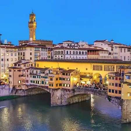 Ponte Vecchio View Luxury Apartment-2