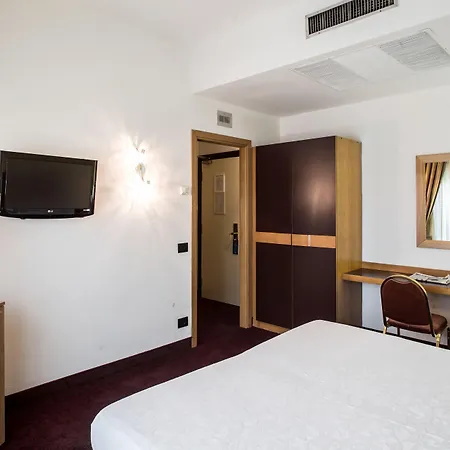 Hotel Mirage-2
