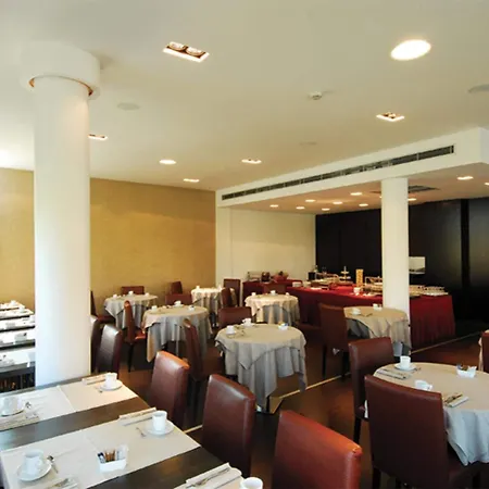 Cosmopolitan Hotel-3
