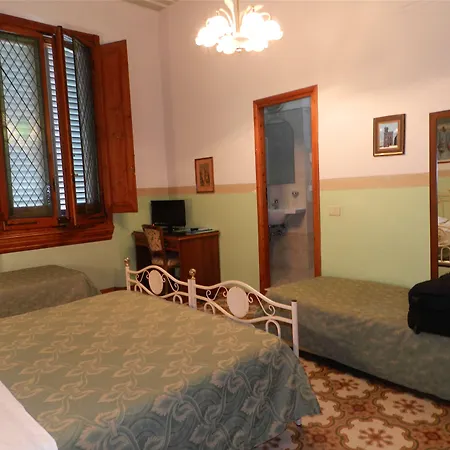 Hotel Desiree-2
