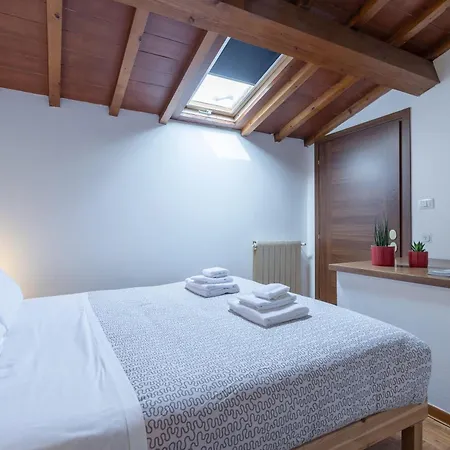 Florence Apartments In Great Location-3