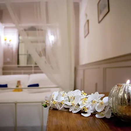 Oltrarno Florence Apartment-3