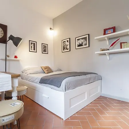 Central Pitti Studio Flat-2