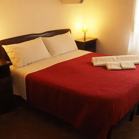 Florence Classic Rooms-3