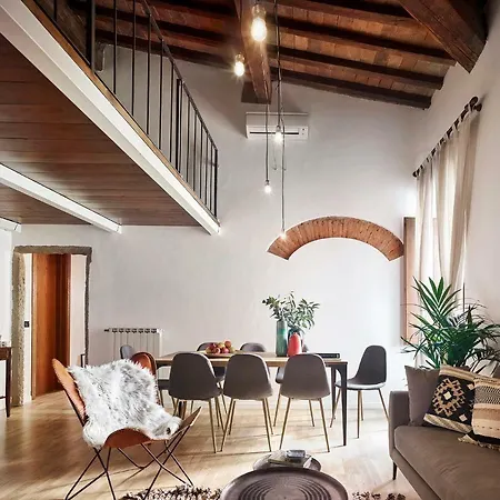 One Of A Kind Near The Duomo W/Balcony Palace Apt-2