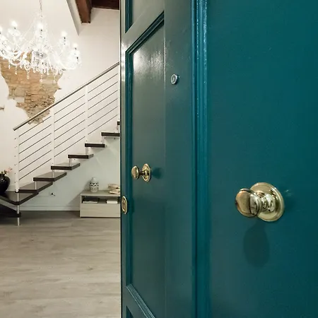 Silver Novella Luxury Apartment-3