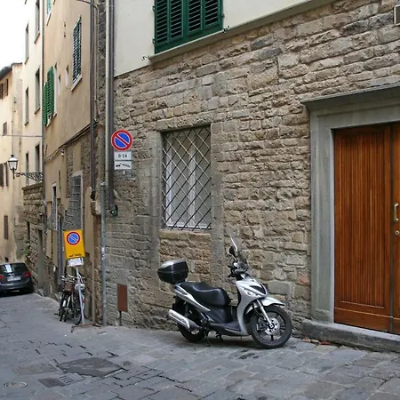 My Ponte Vecchio Apartment-3