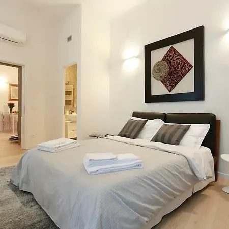 Opera 19 Luxury Apartment-3