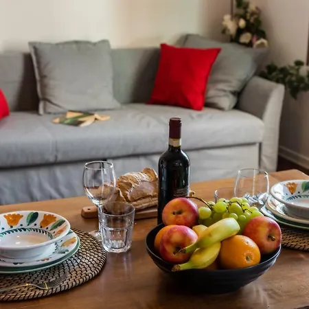 Renovated 19Th-Century Apartment In An Authentic Area-2