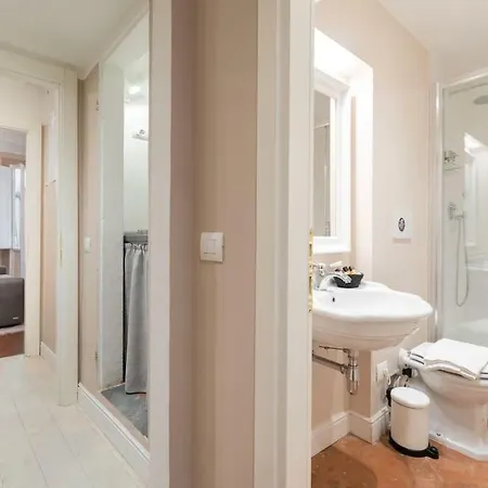 Scala Apartments Via Borgo Pinti-3