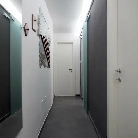 Pitti Apartment-2
