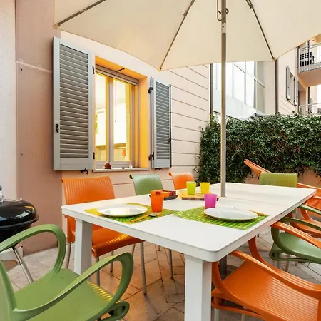 Guesthost - Colorful Boccaccio Apartment-3
