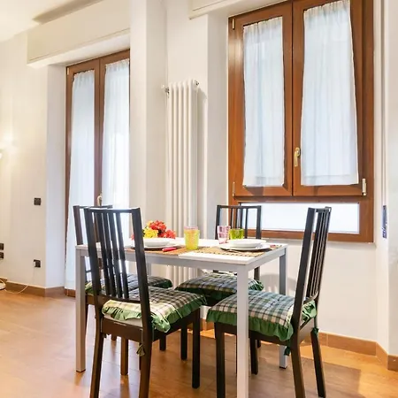 Arno River Bright Apartment-3