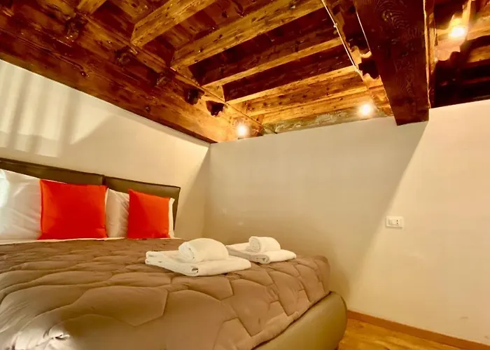 Santa Croce apt