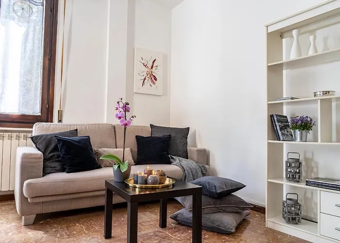 Cozy Roman Apartment With Parking Florença que aceita animais de estimação