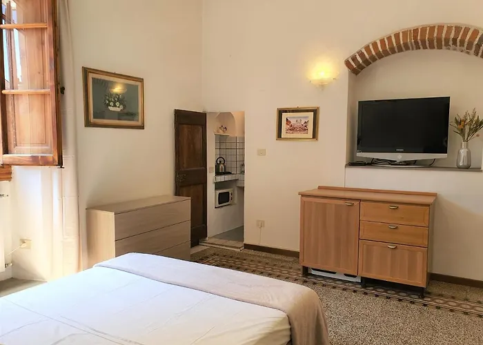 Piazza Ciompi Studio Apartment