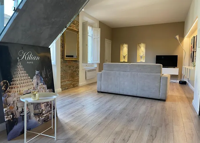 Luxury Apartment In City Center