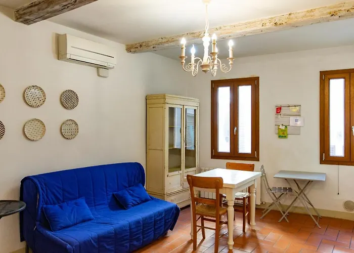 Graceful Apartment In The Heart Of Florence