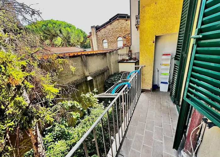 Near The Station Luxury House With Mural Firenze che accetta animali