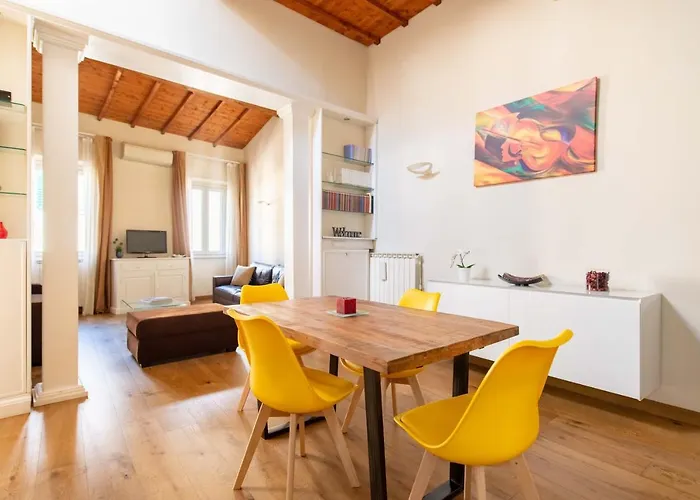 Modern & Bright In Oltrarno, Steps To Boboli & Pitti