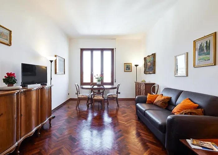 Lorena Flat Firenze