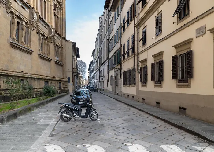 Santa Croce View Cool & Air Condizioned Private Entrance Apartment