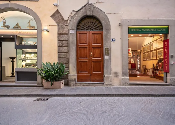 Guesthost - Ponte Vecchio Central Flats