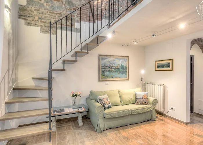 Signoria Elegant Apartment By Mmega