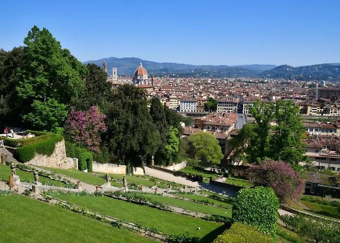 Pet friendly Historic Center Palace - Huge 4 Bedrooms Santa Croce Apartment - By Likehomeflorence