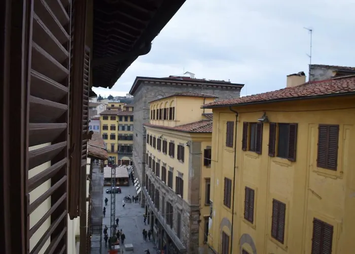 Calzaiuoli Luxury And Characteristic Apartment