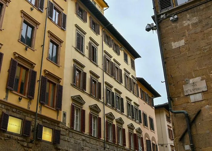 Calzaiuoli Luxury And Characteristic Apartment